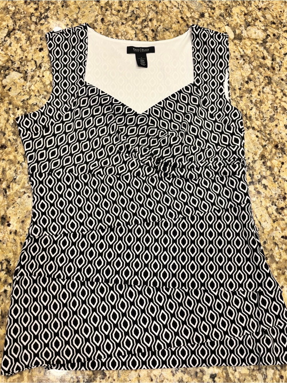White House Black Market Black & White Diamond Trellis  V-Neck Tank